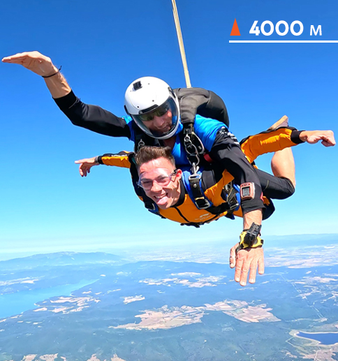 Tandemen-skok-s-handy-kamera-4000m_bg_4-1.4 https://skydivebulgaria.com/wp-content/uploads/2026/07/Tandemen-skok-s-handy-kamera-4000m_bg_4-1.4.jpg